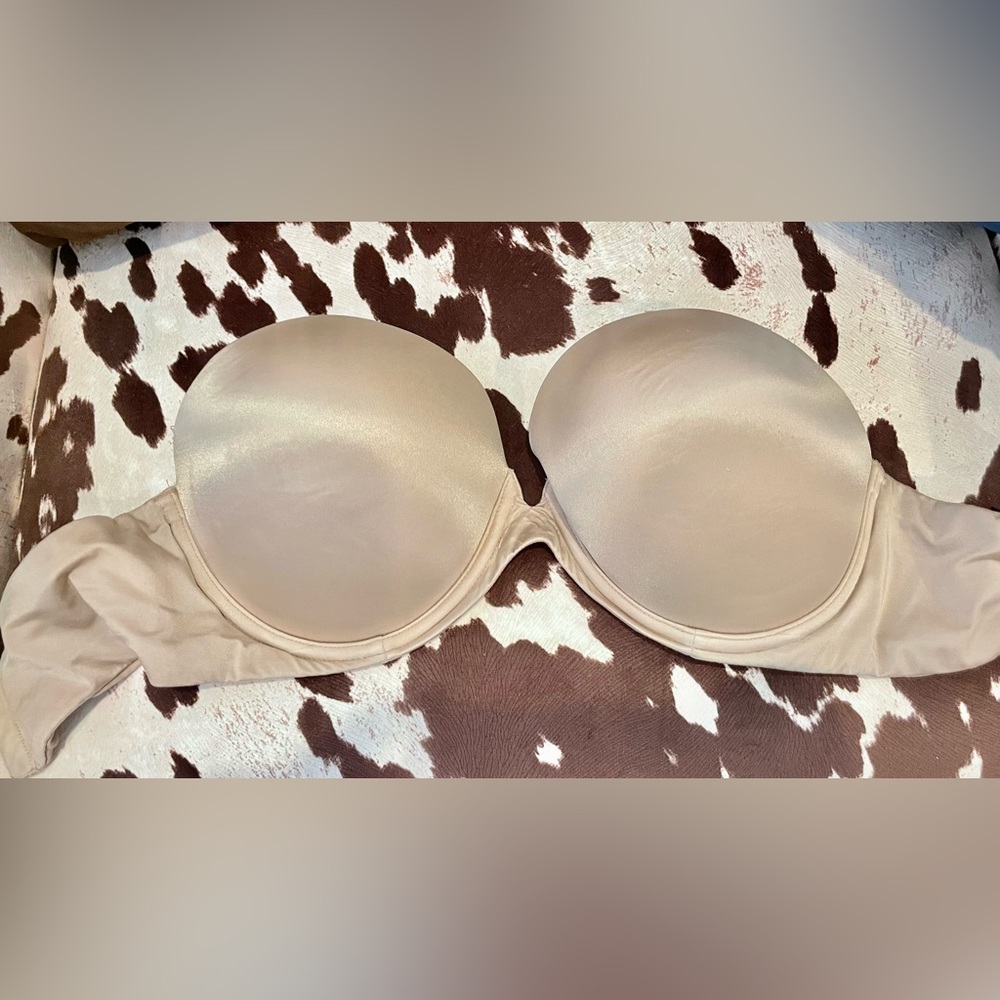 Victoria secrets Tan strapless bra size 34DD